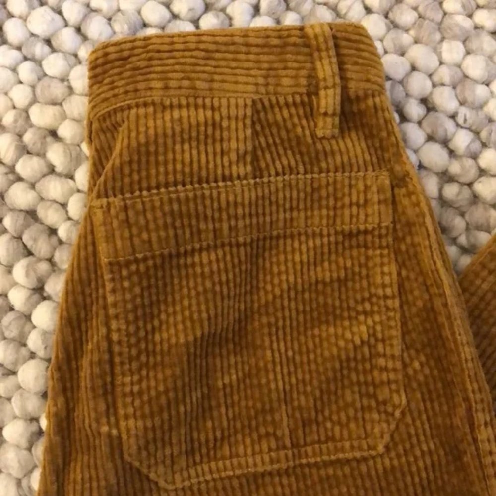 Madewell Cropped Wide-Leg Corduroy Pants in Camel - Picture 7 of 7